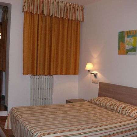 Hostal Muntanya Artesa de Segre Eksteriør bilde